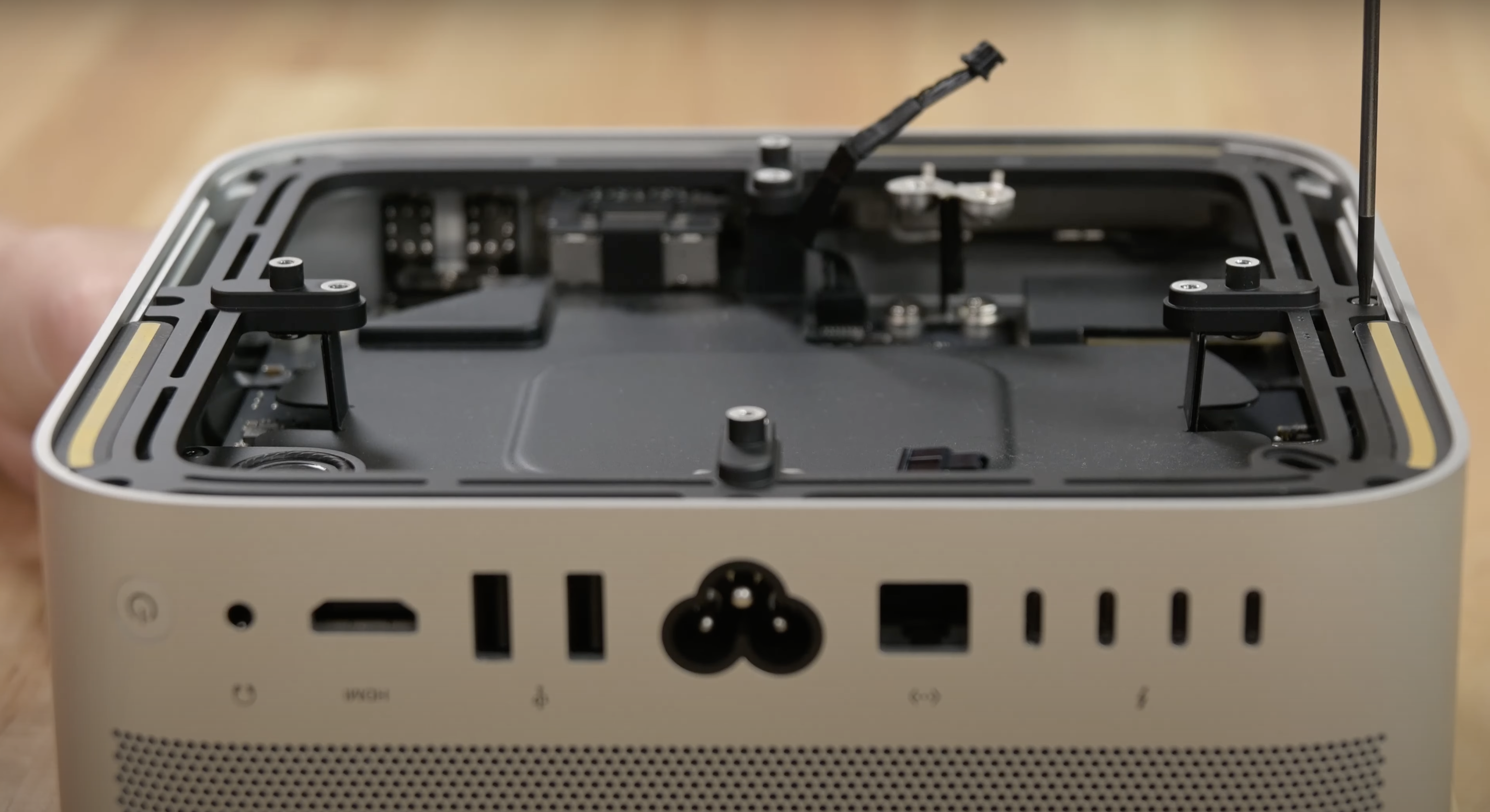 Mac Studio teardown iFixit