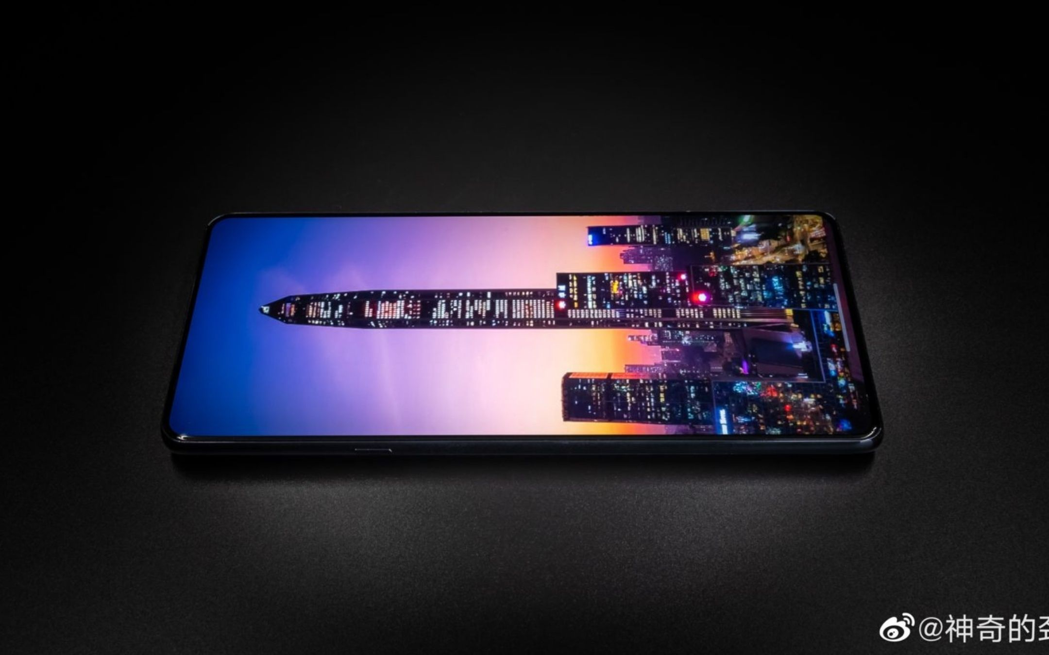 Motorola Edge X30: la versione con selfiecam sotto lo schermo è in arrivo