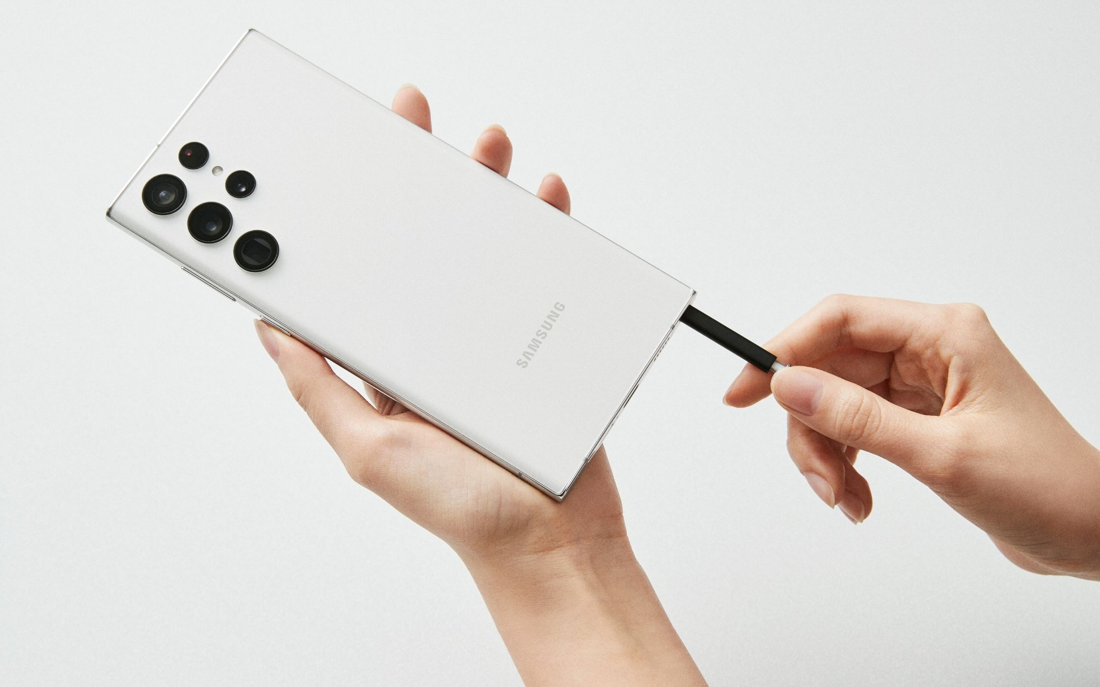 Samsung S22 Ultra è davvero difficile da riparare, secondo iFixit