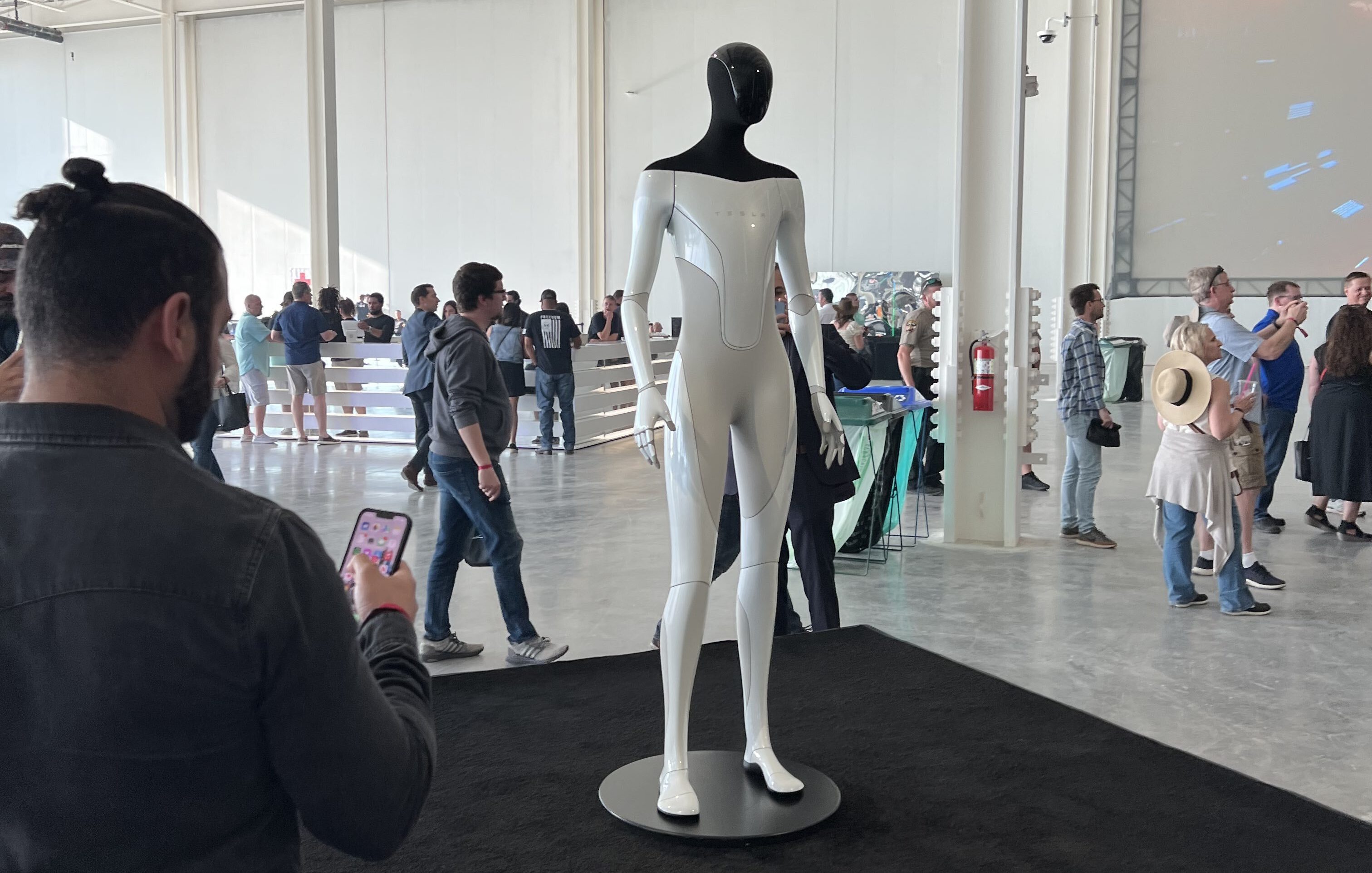 Tesla Bot: produzione a partire dal 2023