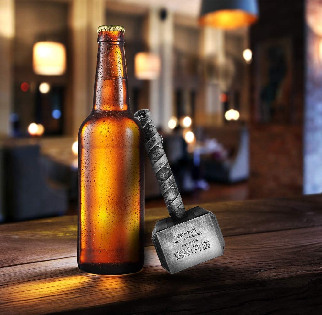 Martello di Thor apribottiglie, il gadget perfetto per l'Estate dei fan dell'eroe