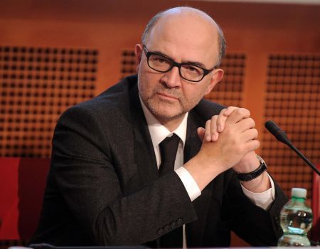 Manovra, Conte cede con taglio deficit al 2,04%. Ma Moscovici: ‘non ci siamo ancora’