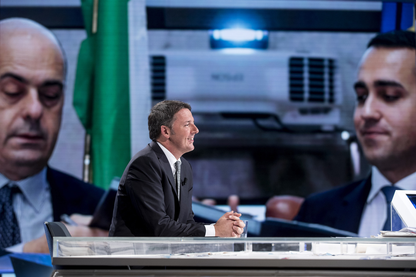 Manovra: braccio di ferro Renzi-Di Maio su quota 100. A mezzanotte scade termine invio bilancio a Ue
