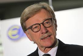 Bce con mani legate anche per motivi legali, Mersch: dal 2021 banche potrebbero tornare a erogare dividendi