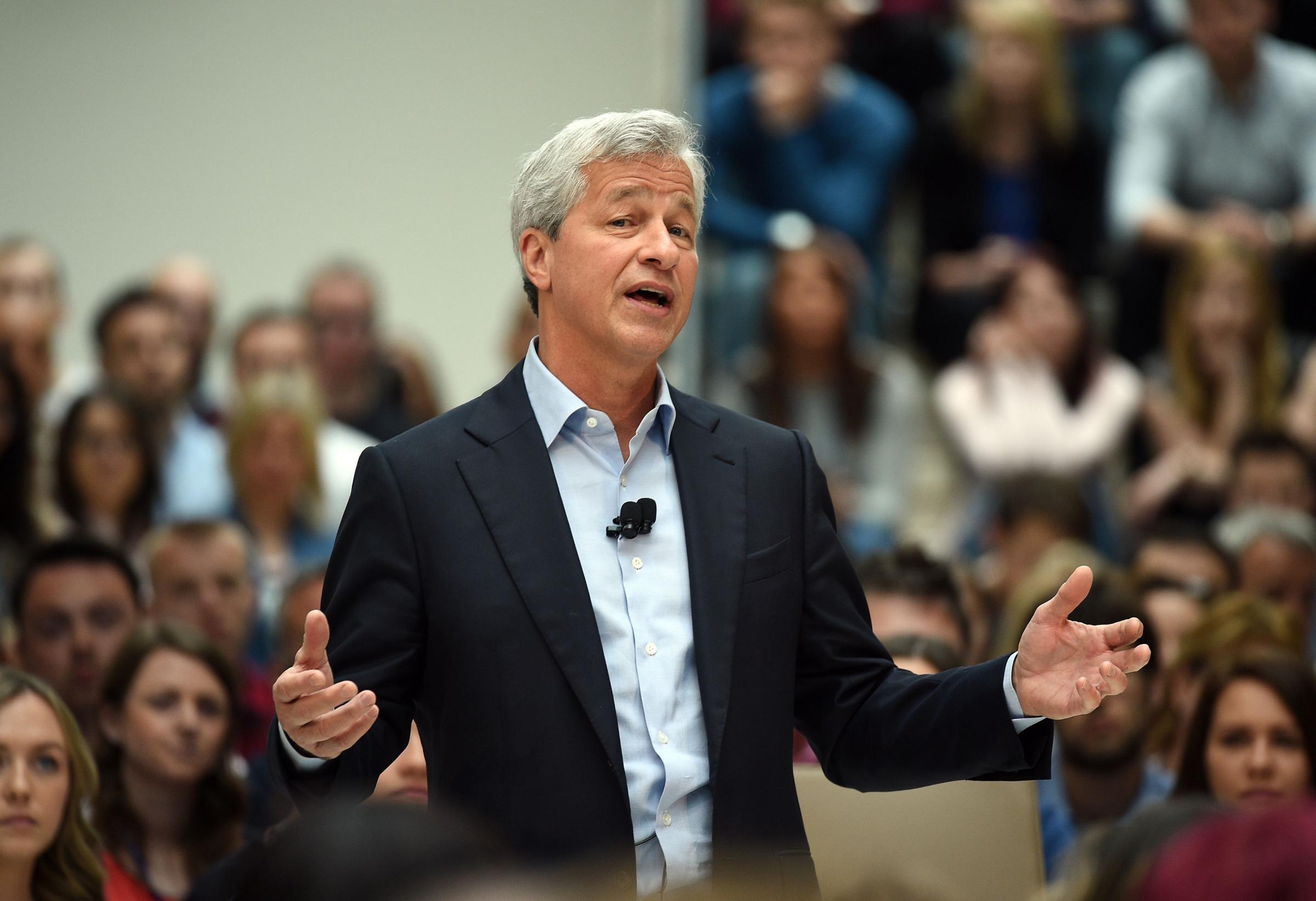 JP Morgan, AD Dimon: chiamiamole per quello che sono, assemblee azionisti completo spreco di tempo