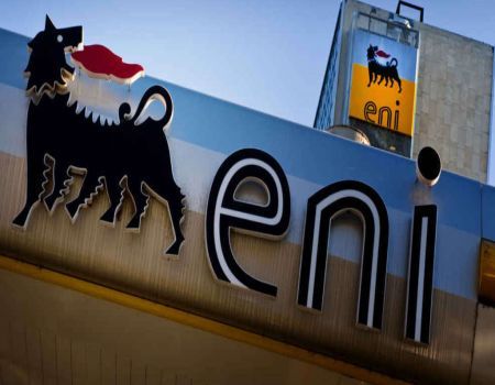 Eni rivede il suo piano dopo -94% degli utili nei primi tre mesi. Pesano effetti Covid-19 e petrolio
