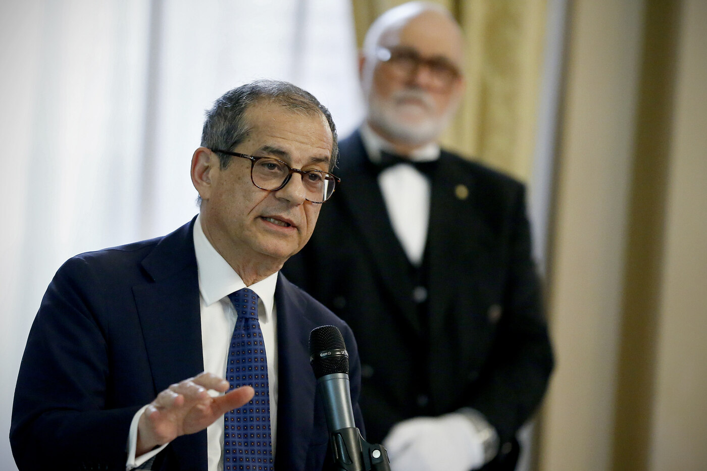 Def, è guerra di cifre sul Pil da zero virgola. E Conte e Tria frenano su flat tax