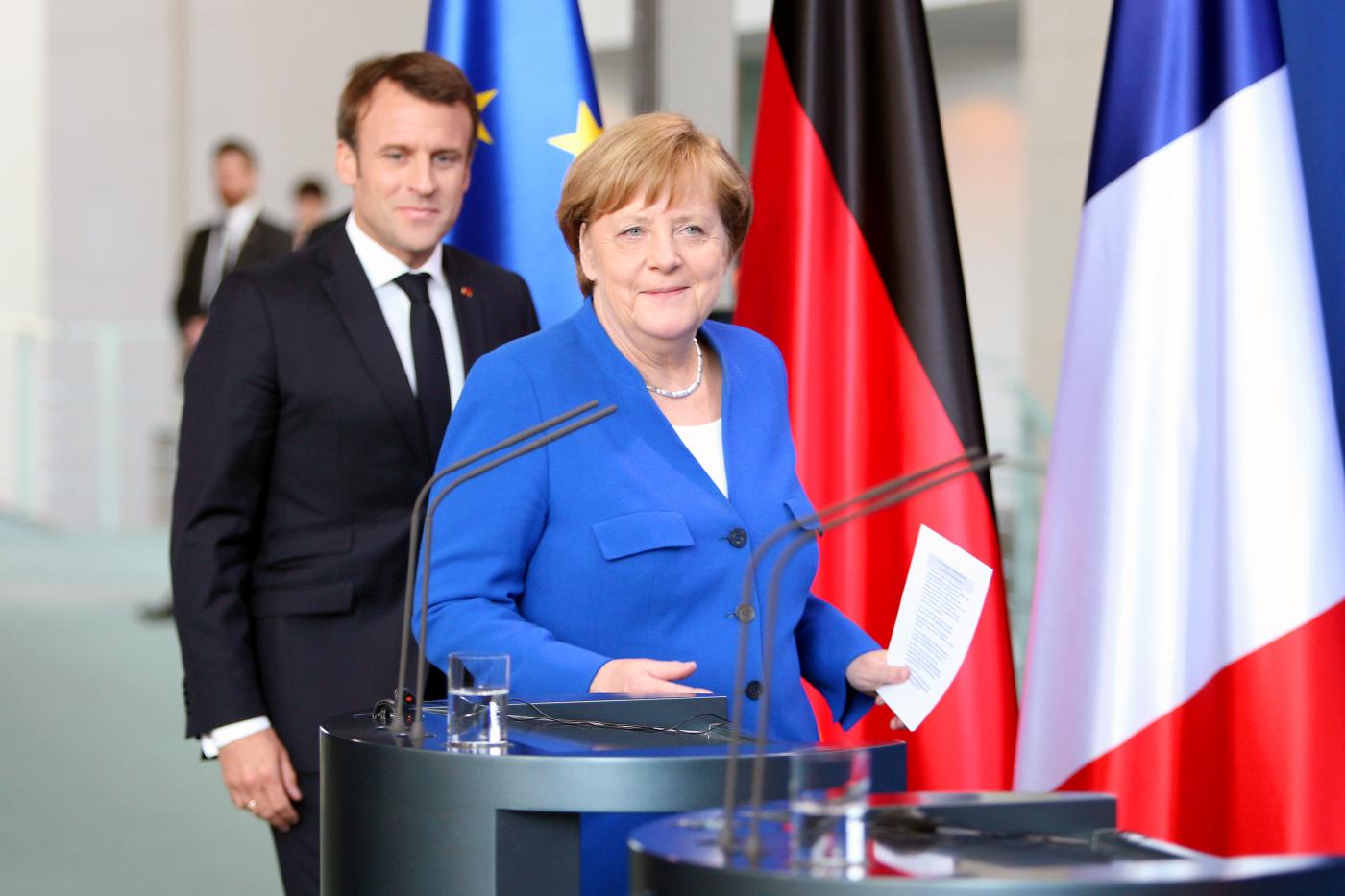 Merkel presidente Commissione Ue al posto di Juncker? Arriva l’assist di Macron