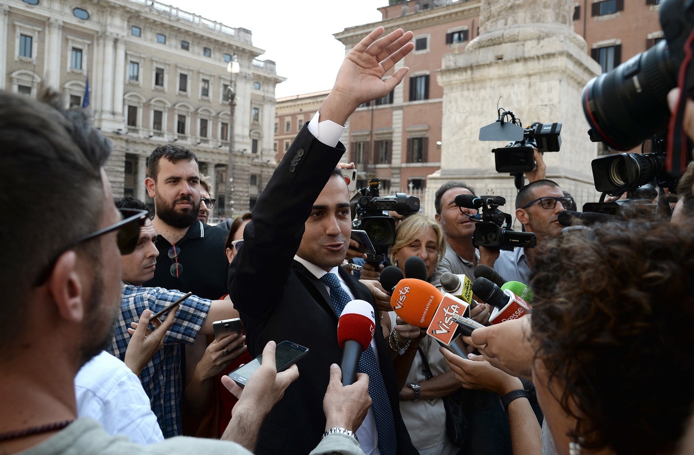 FCA, Elkann: ‘con Renault irragionevole spingersi oltre’. Di Maio: ‘Francia non ha fatto bella figura’