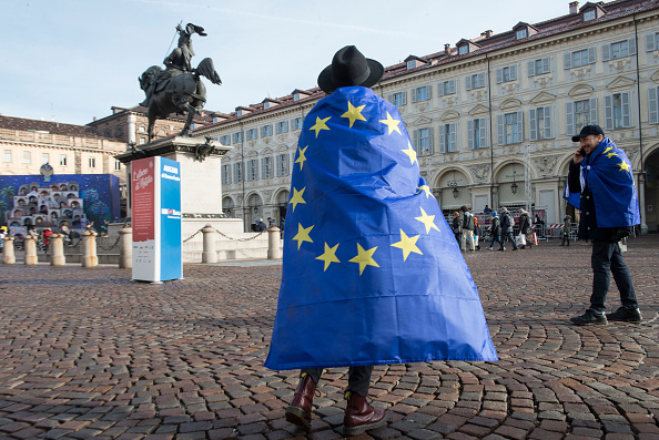 Euro guadagna consensi ma non in Italia: nel 2019 è cresciuta l’armata degli euroscettici