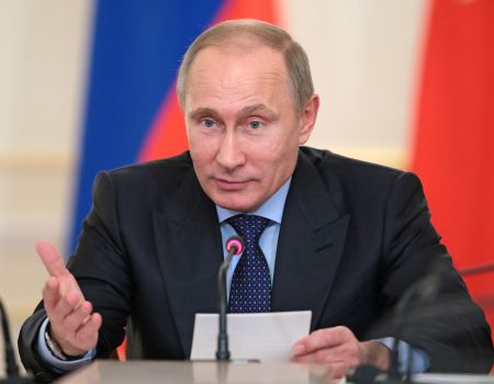 Petrolio torna a salire, per ora no ricorso Usa a riserve strategiche. Europa ricattata da Putin su gas, l’avvertimento di Washington a Mosca