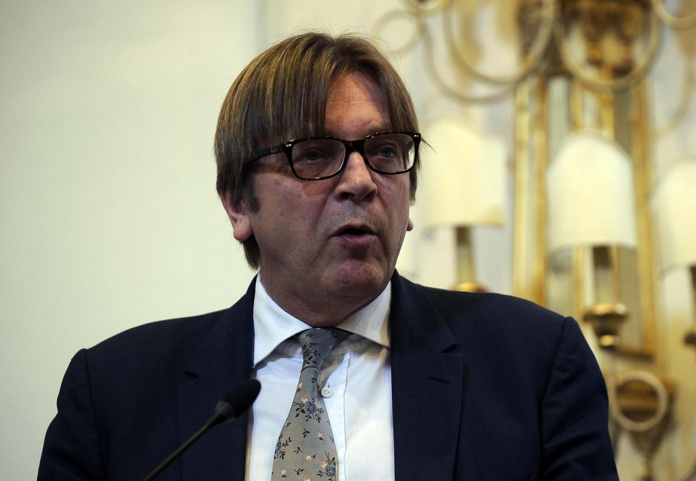 Ue, Verhofstadt a Conte: ‘burattino di Di Maio-Salvini’. E contro Brexiteers agita spettro ghigliottina
