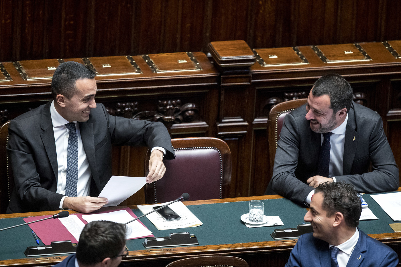 Di Maio: ‘non possiamo pugnalare italiani per ascoltare agenzie rating’. Salvini: ‘in questa manovra non ci sarà tutto contratto governo’
