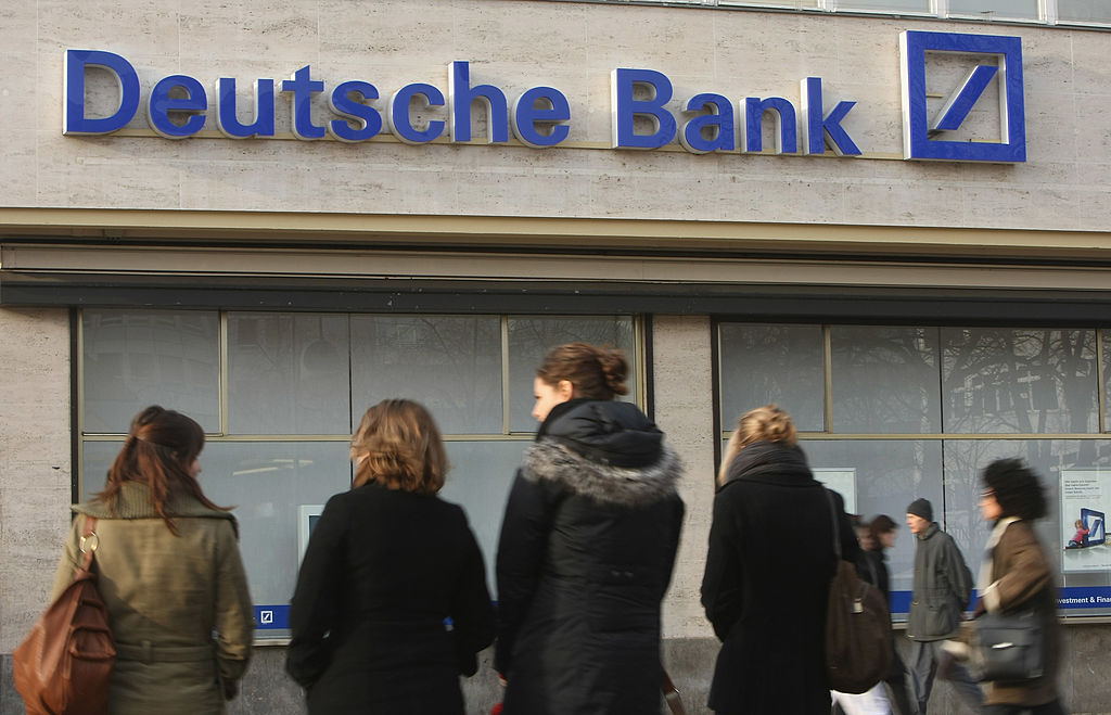 Banche: altro che app e home banking. Lo sportello rimane il preferito dagli italiani