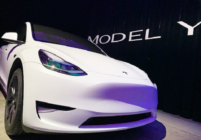 Tesla e Apple: titoli in calo dopo bilanci IV trimestre. Mercati drogati di buy chiedono ormai sempre di più