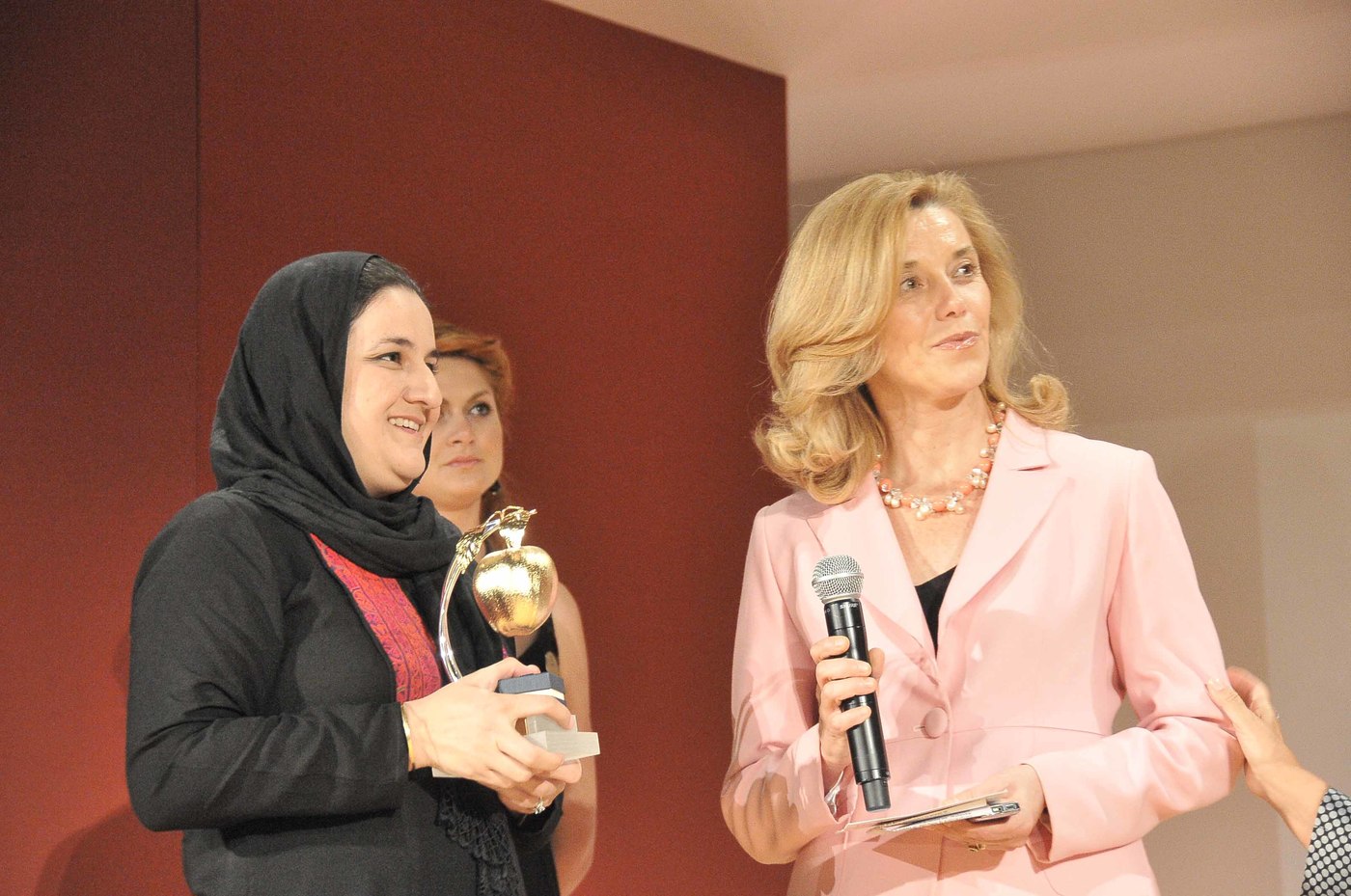 Aut aut Salvini a M5S, mentre è toto premier per governo neutro: tra i papabili Elisabetta Belloni