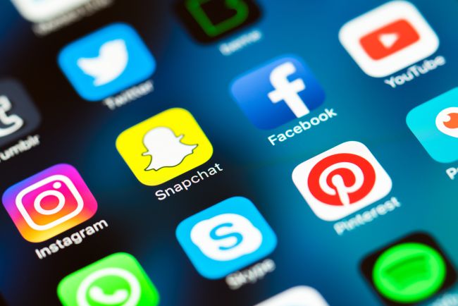 Nuova stretta Antitrust sugli influencer, vietata pubblicità occulta sui social network