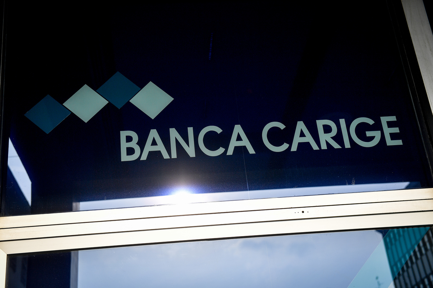 Carige, girandola di rumor: da spettro liquidazione al tesoretto di 700 milioni se si fonde con una banca piccola