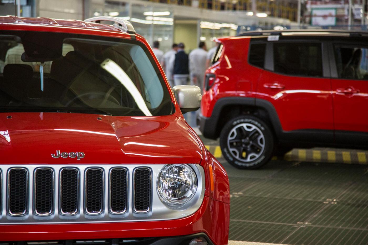 Auto: il 2018 si chiude in pareggio, Fca contiene cali grazie a sprint Jeep (+55,6%)        