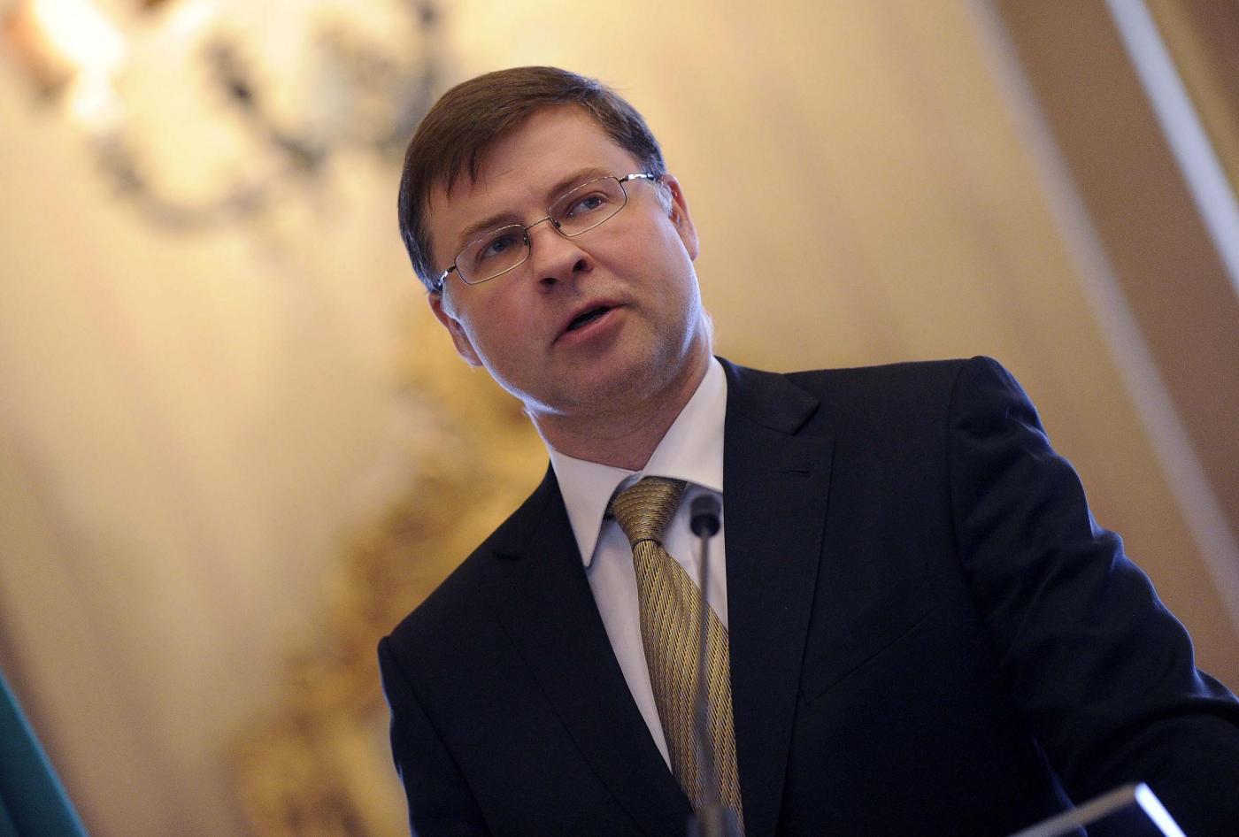 Dombrovskis: dopo COVID torna Patto di Stabilità. MES, nessun pericolo troika: la lettera Ue