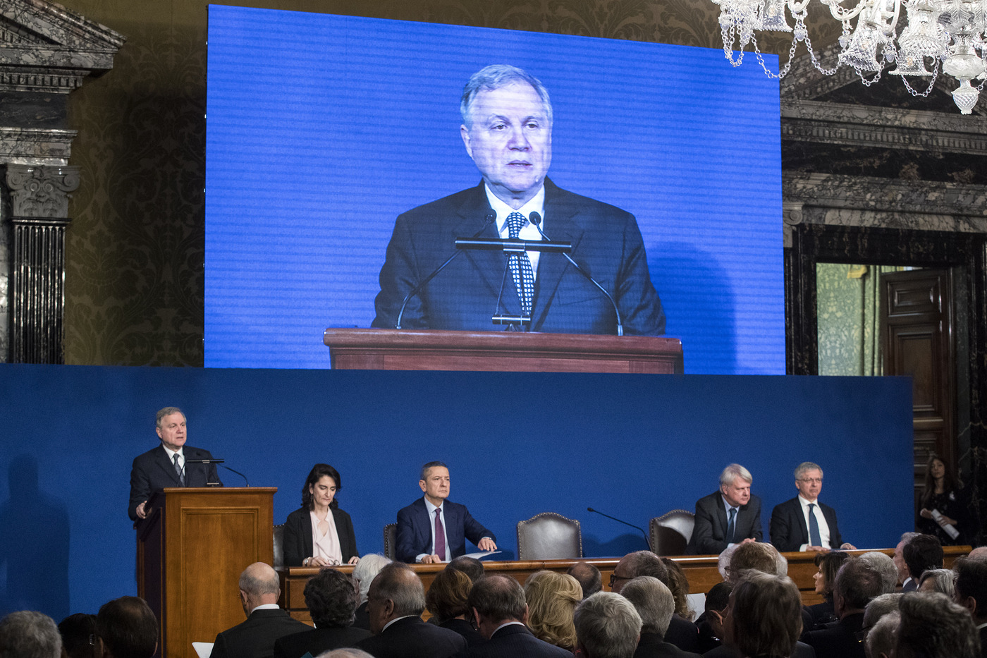 Salvini: Bankitalia conferma necessità shock fiscale. Non proprio: Visco teme effetti su debito mancato aumento IVA