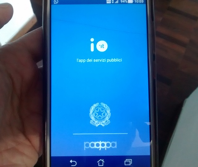 Cashback di Natale strega gli italiani: App IO in tilt, ci sono vie alternative per partecipare