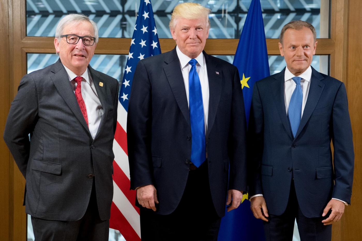 Trump stronca l’Ue: ‘zero dazi su auto? Siete come la Cina, solo più piccoli. Non è sufficiente’