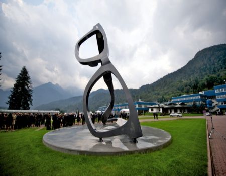 Lusso: Italia leader mondiale, EssilorLuxottica nella top 10. Moncler è quella che cresce di più