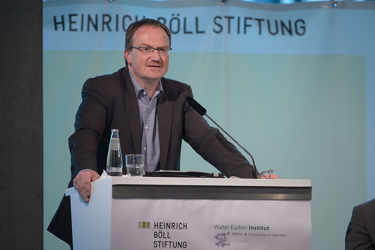 Consulente Merkel: ‘Rischio nuova crisi euro, banche italiane rischiano di infettare sistemi bancari’