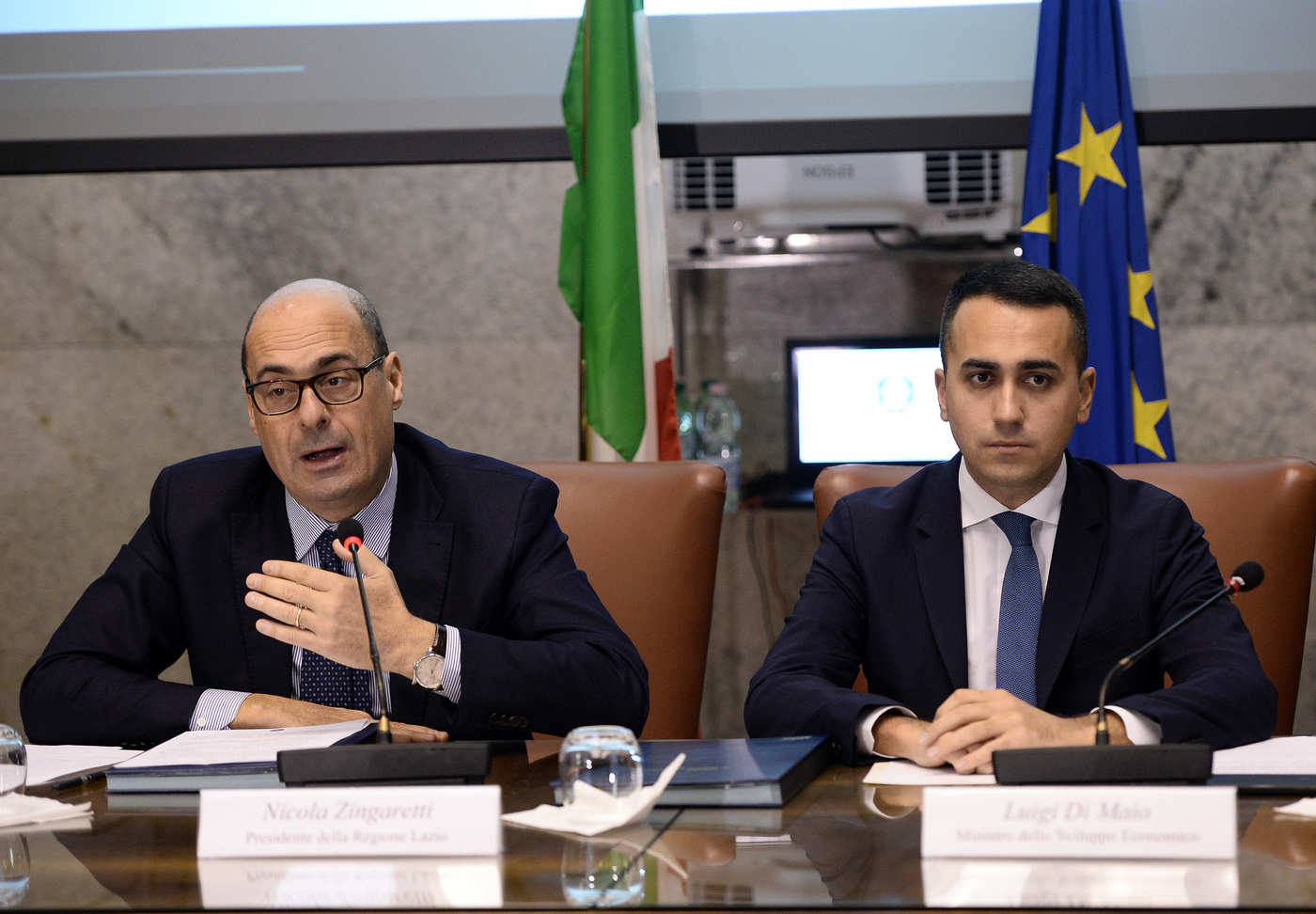 Governo giallorosso in vista? Prove di intesa M5S-Pd, ma prime tensioni su taglio parlamentari