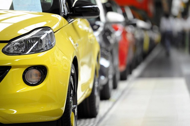 Frena ancora la produzione industriale italiana, male settore auto. Alimentare è l’eccezione