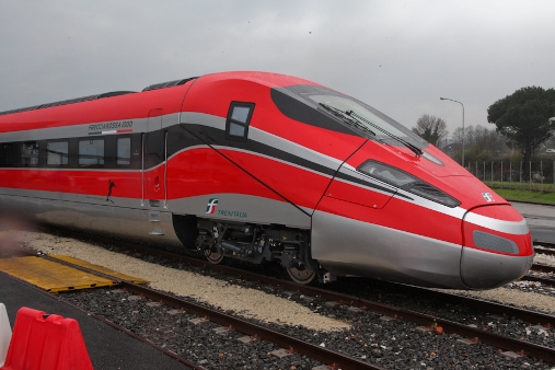 Antitrust: multa da 1 mln per Trenitalia, “inadeguata” gestione pendolari su tratta Roma-Napoli/Caserta