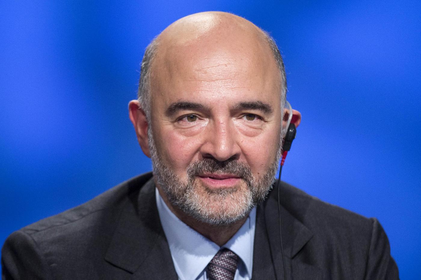 Moscovici accusa l’Italia: “Problema nella zona euro. Tanti piccoli Mussolini”