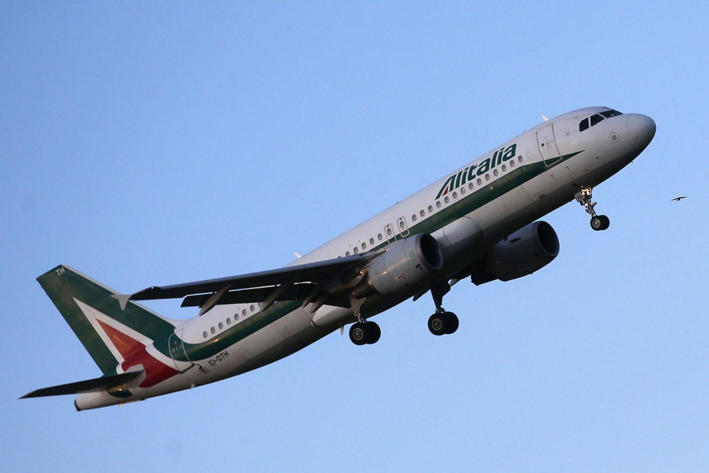 Cerberus conferma interesse per Alitalia: controllo totale ma compagnia indipendente. Voto Italia non è ostacolo