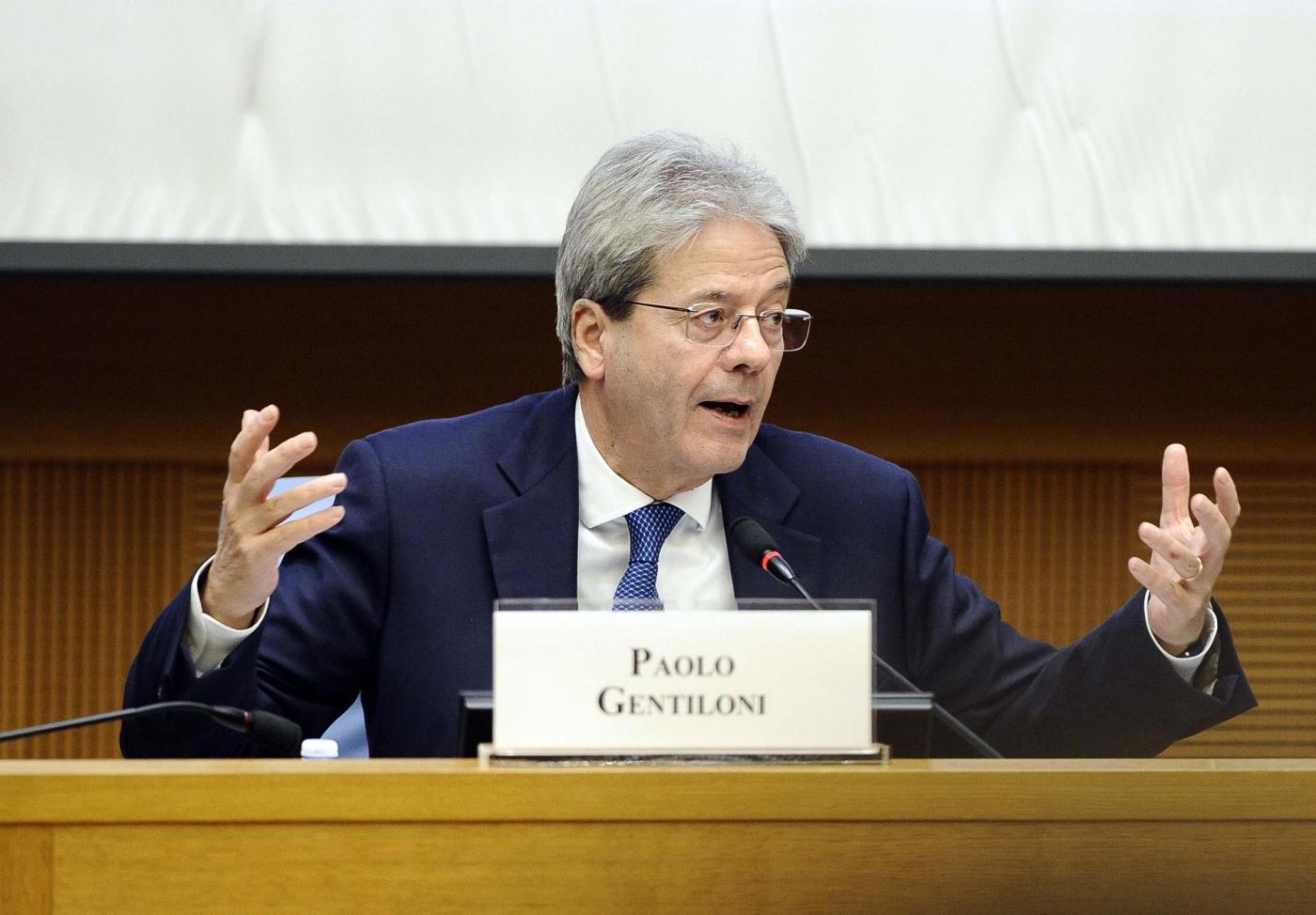 Gentiloni: continuerò a governare ma sono anche uomo del Pd. Banche: audizioni Commissione non utilissime
