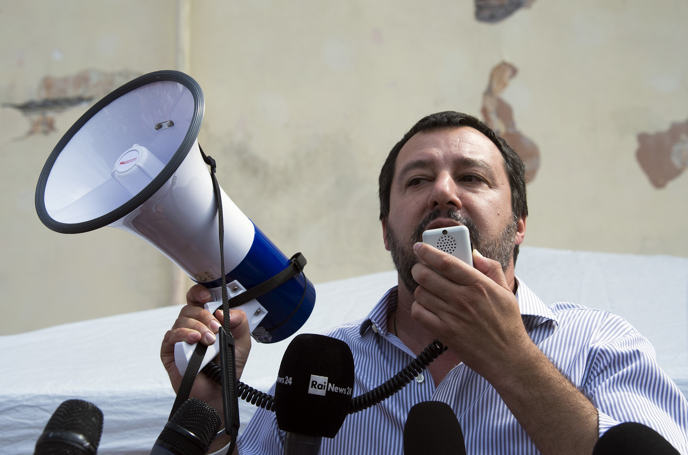 Crepe nel governo tra caos Diciotti e nodo Autostrade. Salvini: no a nazionalizzazioni