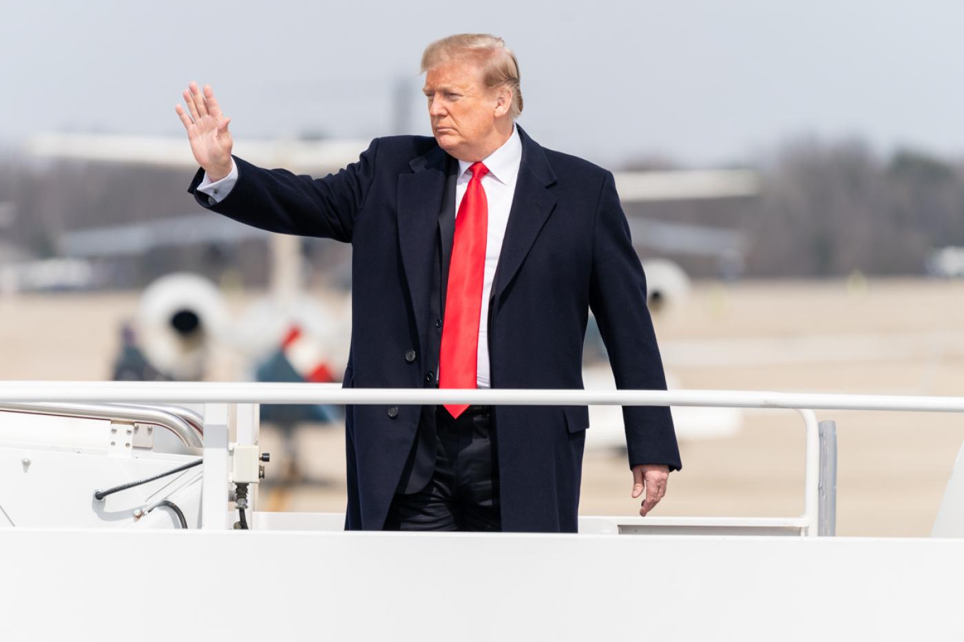 Trump auspica in caso di bisogno no-deal Brexit. E intanto protezionismo Usa danneggia manifattura UK