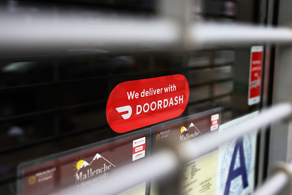 Ipo DoorDash: il re del food delivery conquista Wall Street. Verso il debutto anche Airbnb e Wish