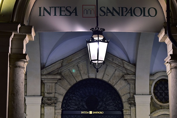 Intesa Sanpaolo cartolarizza NPL per 4,3 miliardi, target piano superato con un anno d’anticipo