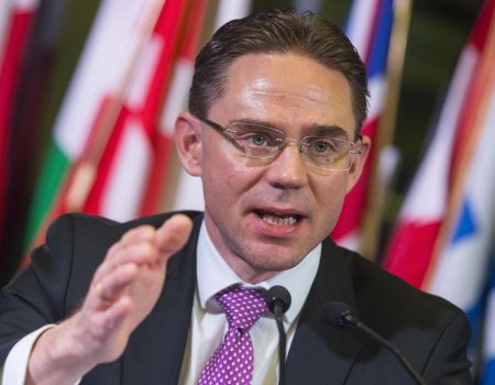 Schiaffo Ue all’Italia, Katainen: conti non migliorano, sia onesta in vista elezioni e dica la verità