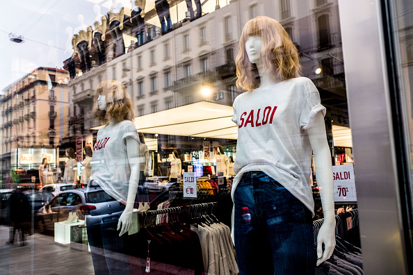 Saldi Estivi: al via dall’1 luglio, vendite +15% ma ancora sotto livelli pre-Covid. Spesa sui 165 euro a famiglia