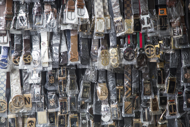 L’illegalità costa 30 miliardi, 2 imprese su 3 danneggiate. A rischio posti di lavoro e Made in Italy