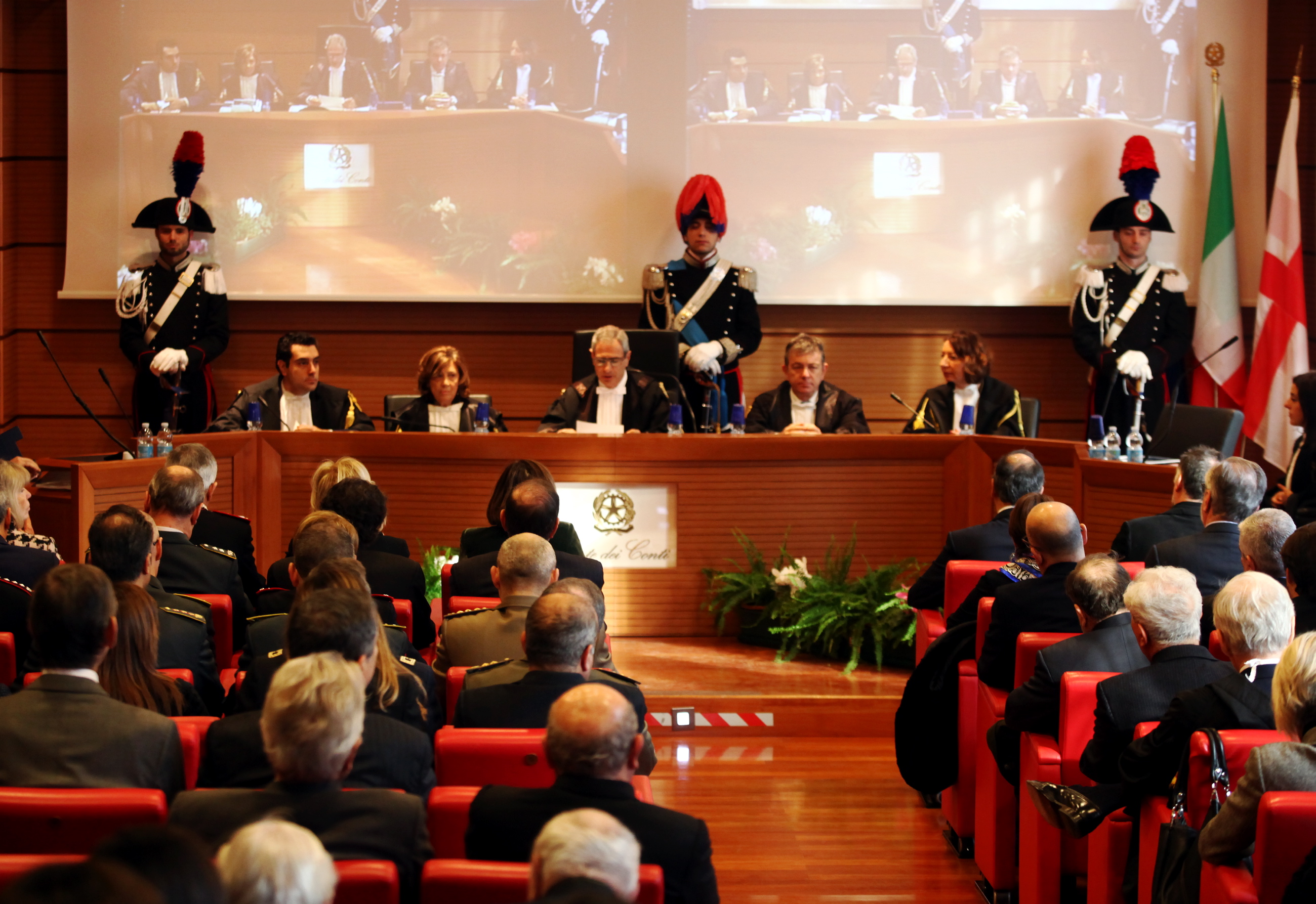 Bce bacchetta Italia, spread è ‘una lezione’. Corte Conti rileva pecche reddito cittadinanza e Quota 100