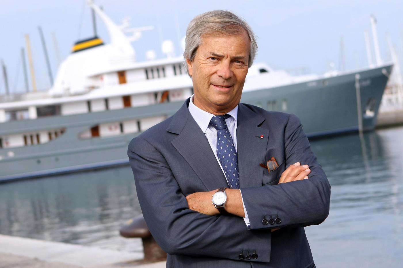 Telegraph: caso Tim come intrigo mafia. Dietro Elliott vendetta Berlusconi contro Bolloré?