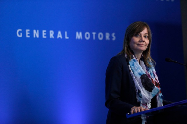 GM raddoppia impegno su auto elettriche e guida autonoma, Trump tuona contro chiusure impianti