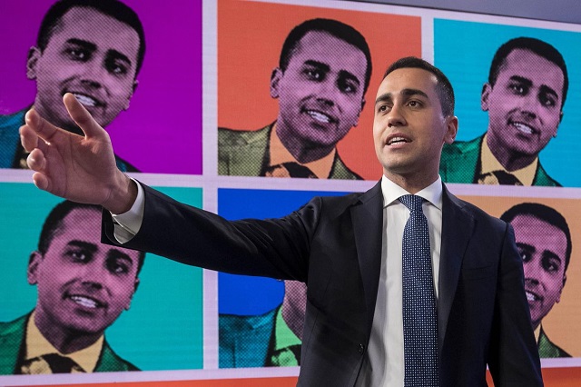 Di Maio promette: l’Iva non aumenterà, disinnescheremo le clausole. Dobbiamo ricontrattare con Ue alcune condizioni