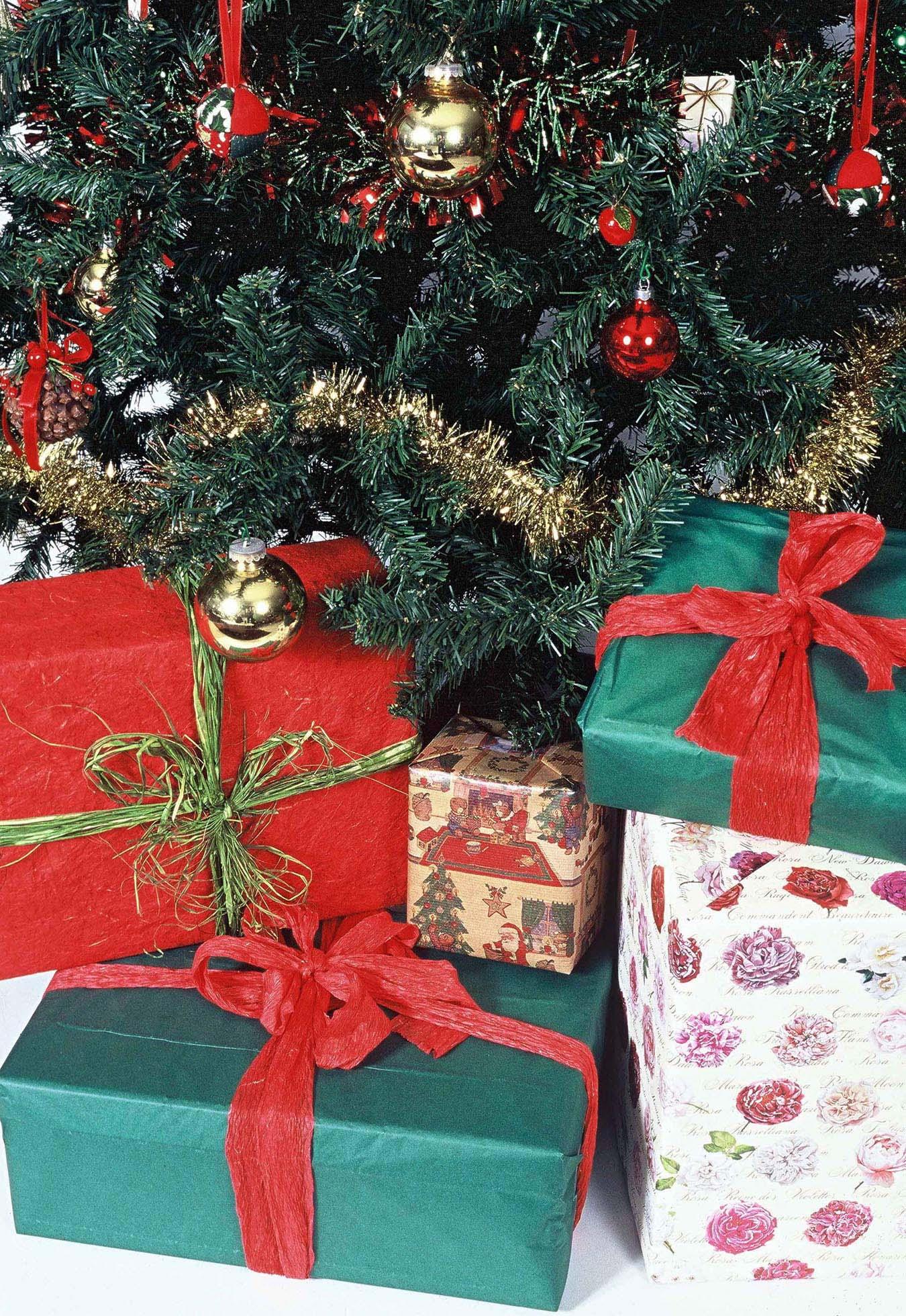 Consumi: a Natale giro d’affari sarà vicino ai 10 miliardi, spesa per regali invariata