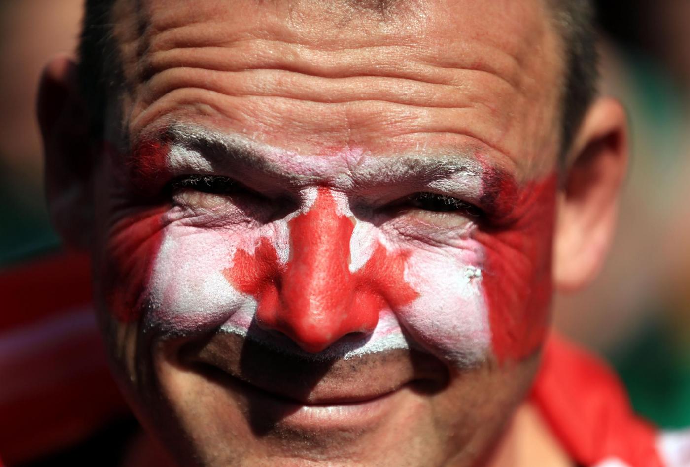 Canada e l’esperimento storico: Ontario alza salari minimi del 21%, esplode rivolta delle aziende