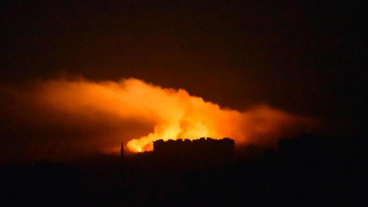 Trump: il tweet diventa realtà. Bombarda la Siria ed esulta come Bush: Mission Accomplished