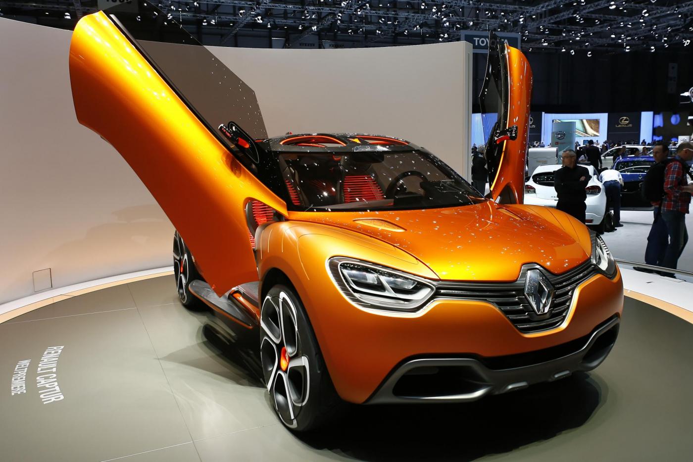Renault pensa ancora a Fca e teme lo tsunami cinese per l’auto